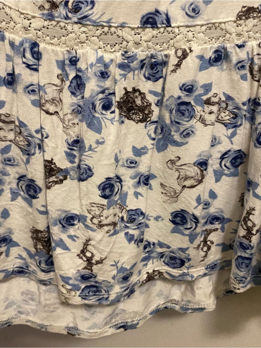 Disney Beauty And The Beast Womens Peplum Top Shirt L Mrs Potts Blue Floral - Picture 4 of 9